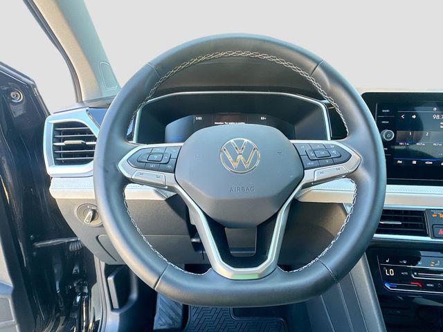2025 Volkswagen Taos SE - Photo 11