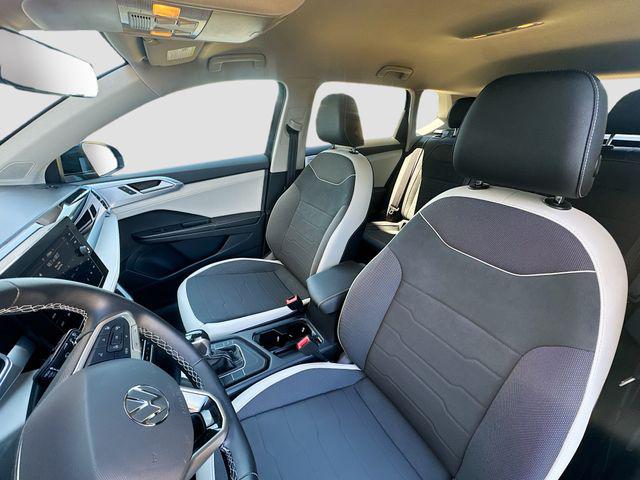 2025 Volkswagen Taos SE - Photo 23
