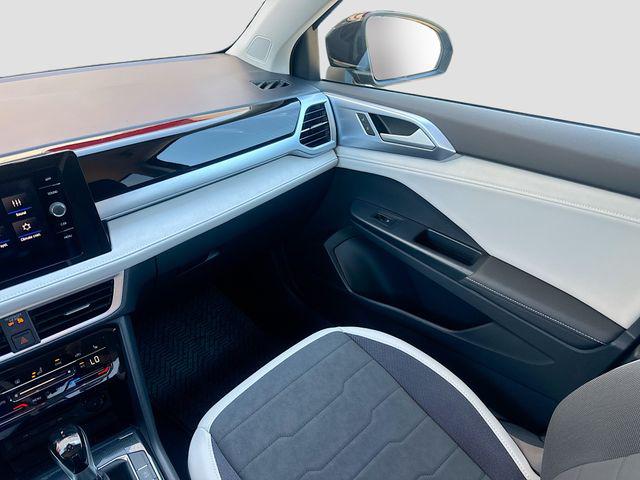 2025 Volkswagen Taos SE - Photo 26