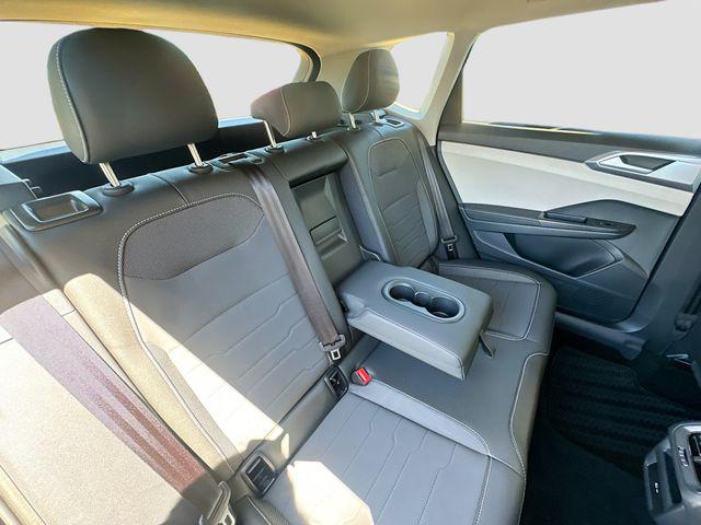 2025 Volkswagen Taos SE - Photo 30