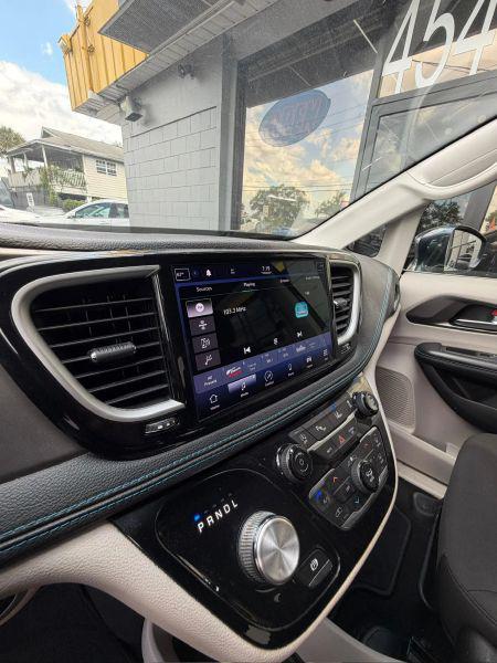 2021 Chrysler Pacifica Touring