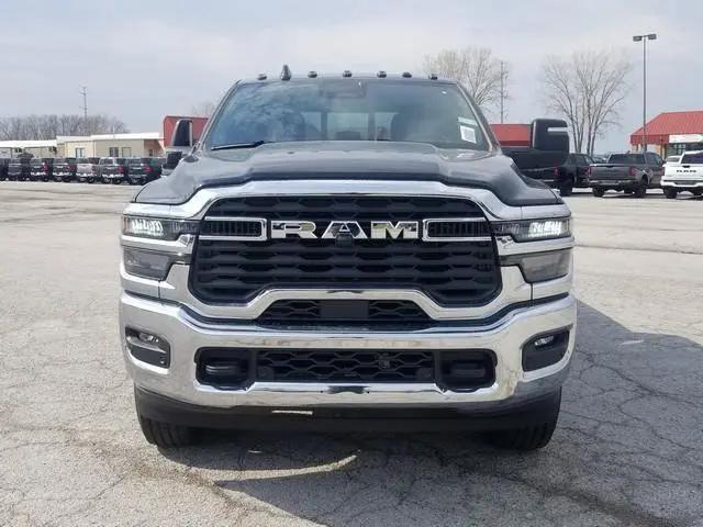 2026 Ram 3500 Tradesman Crew Cab 4x4 64 Box
