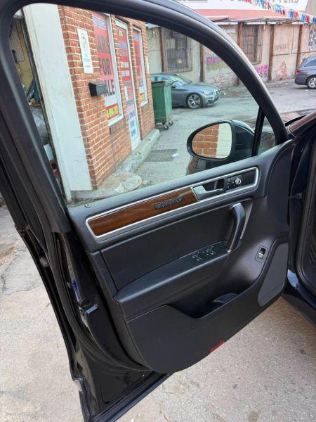 2015 Volkswagen Touareg TDI Lux