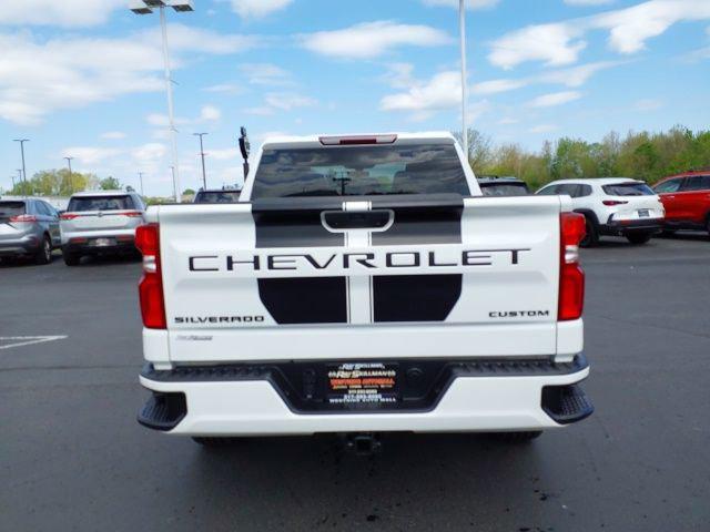 2021 Chevrolet Silverado 1500 4WD Crew Cab Short Bed Custom