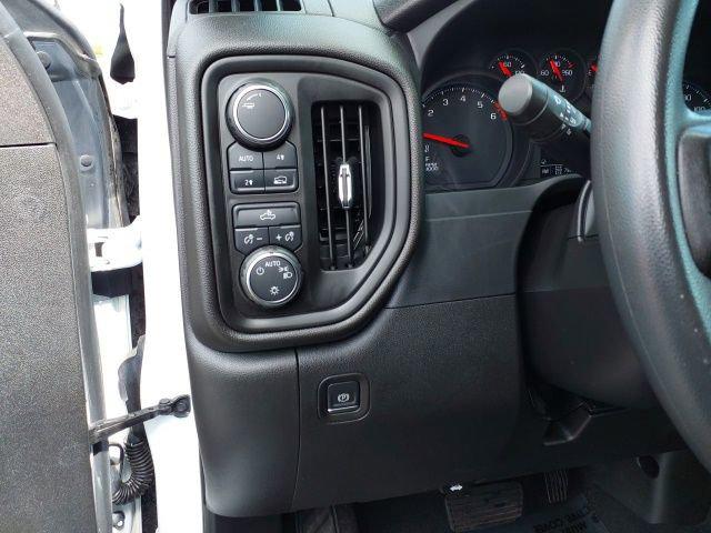 2021 Chevrolet Silverado 1500 4WD Crew Cab Short Bed Custom