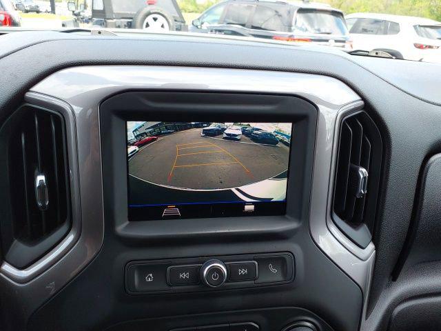 2021 Chevrolet Silverado 1500 4WD Crew Cab Short Bed Custom