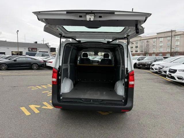 2022 Mercedes-Benz Metris Base