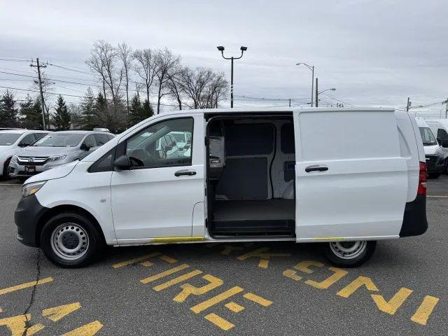 2022 Mercedes-Benz Metris Base