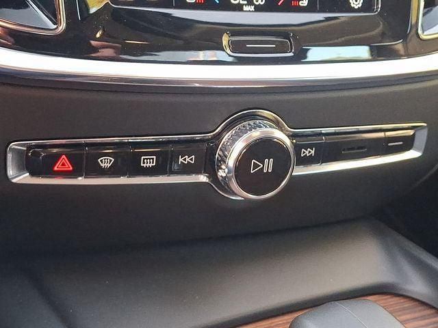 2024 Volvo S60 B5 Plus Dark Theme