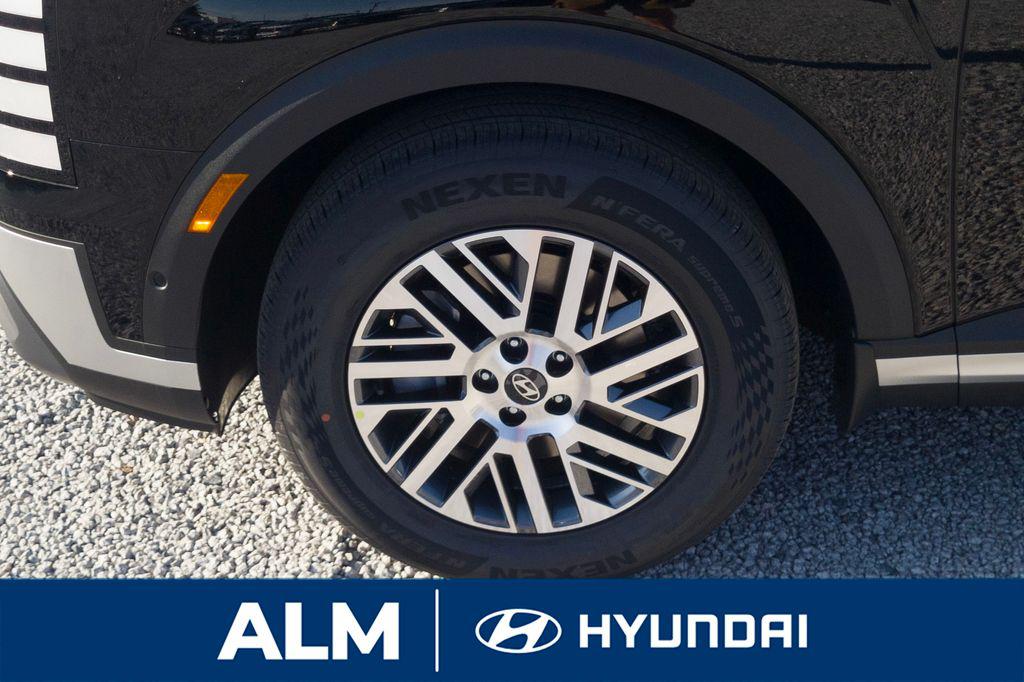 New 2026 Abyss Black Pearl HYUNDAI SEL Premium FWD image 13