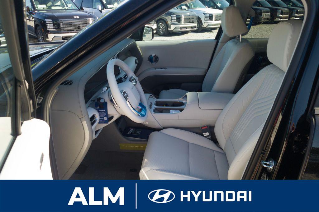 New 2026 Abyss Black Pearl HYUNDAI SEL Premium FWD image 15