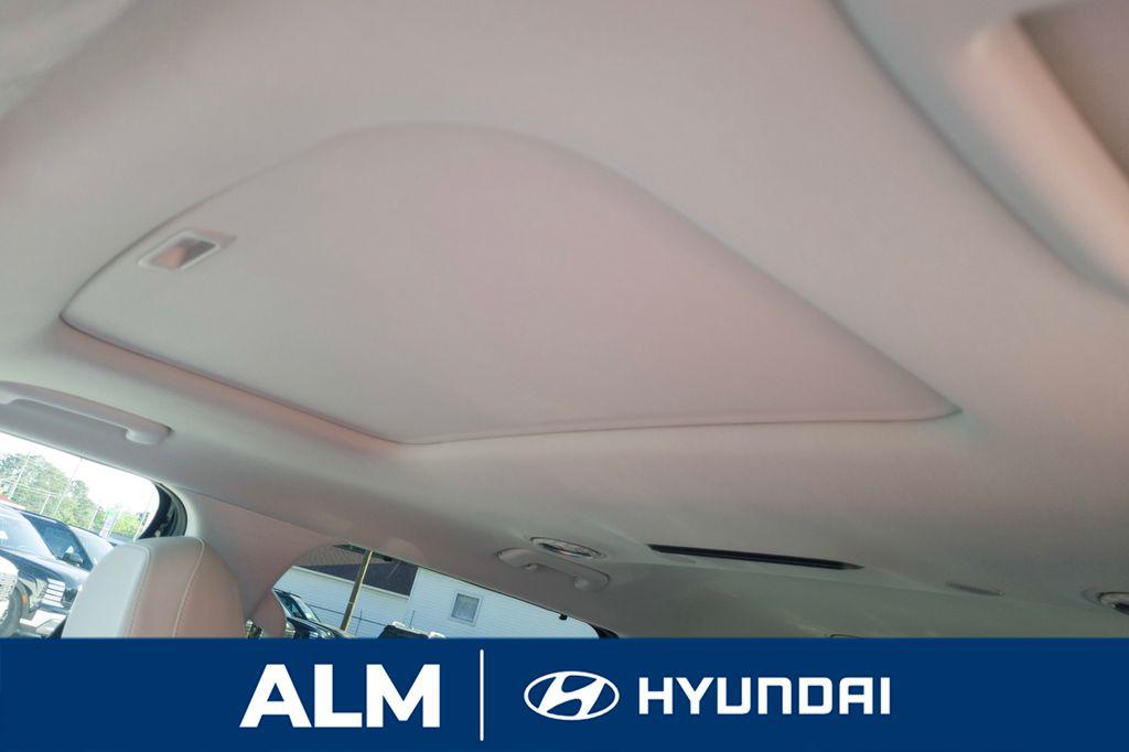 New 2026 Abyss Black Pearl HYUNDAI SEL Premium FWD image 16