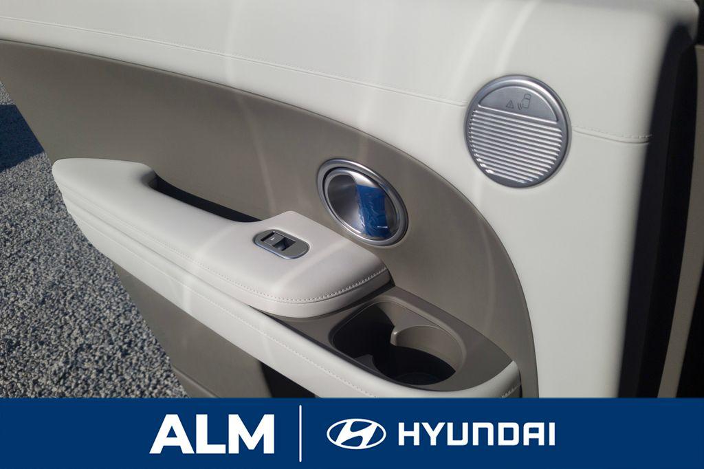 New 2026 Abyss Black Pearl HYUNDAI SEL Premium FWD image 24