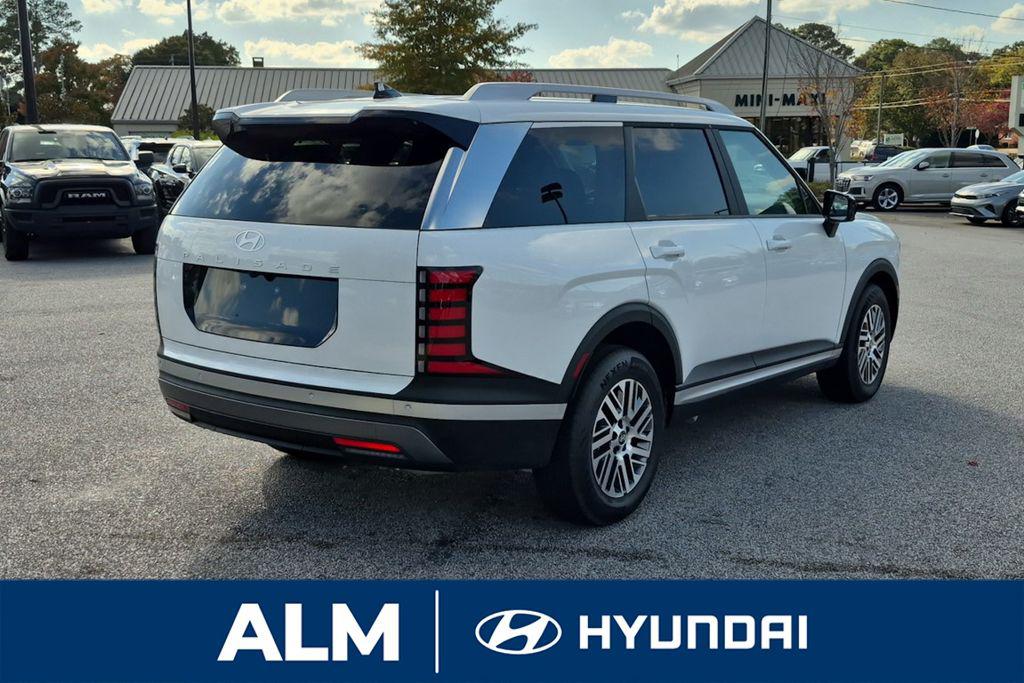 New 2026 Creamy White Pearl HYUNDAI SEL FWD image 6
