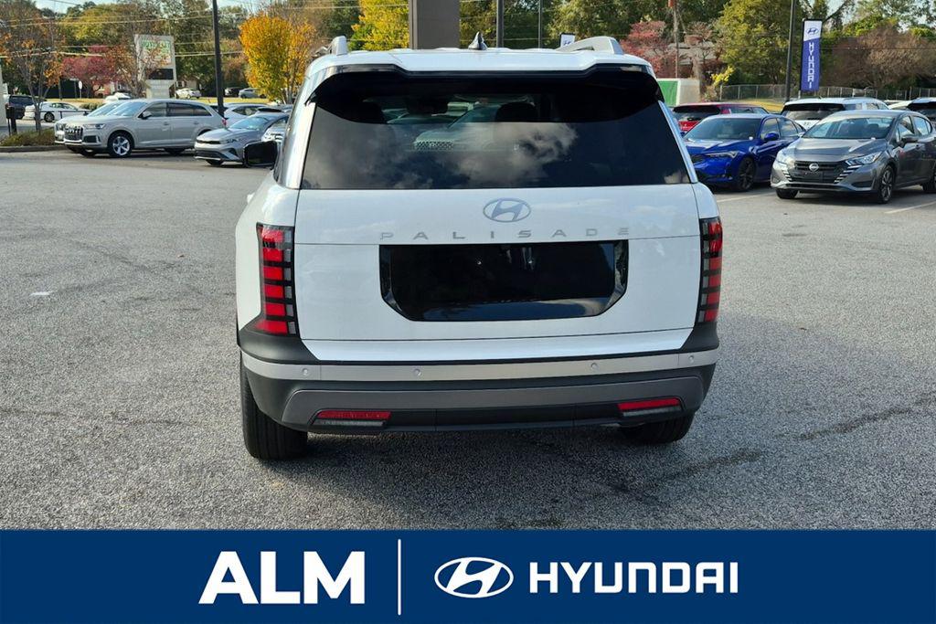 New 2026 Creamy White Pearl HYUNDAI SEL FWD image 7