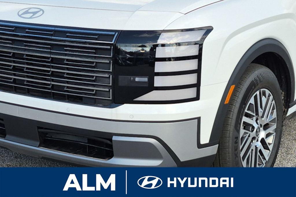 New 2026 Creamy White Pearl HYUNDAI SEL FWD image 12