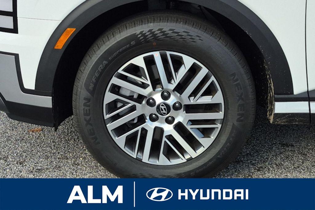 New 2026 Creamy White Pearl HYUNDAI SEL FWD image 13