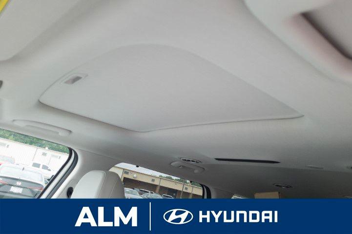 New 2026 Creamy White Pearl HYUNDAI SEL FWD image 16