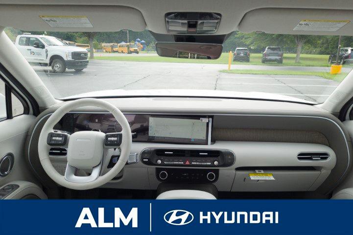 New 2026 Creamy White Pearl HYUNDAI SEL FWD image 21
