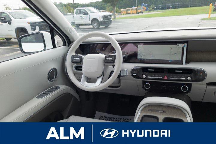 New 2026 Creamy White Pearl HYUNDAI SEL FWD image 22