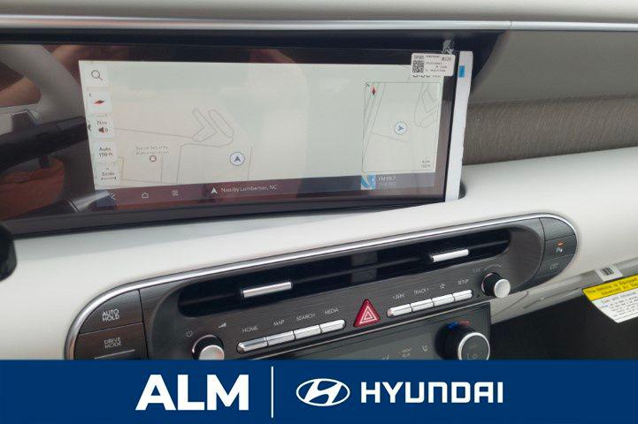 New 2026 Creamy White Pearl HYUNDAI SEL FWD image 26