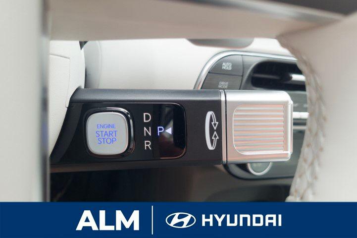 New 2026 Creamy White Pearl HYUNDAI SEL FWD image 29