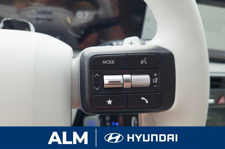 New 2026 Creamy White Pearl HYUNDAI SEL FWD image 30