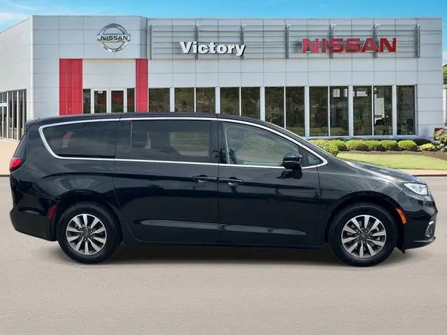 2022 Chrysler Pacifica Hybrid Touring L