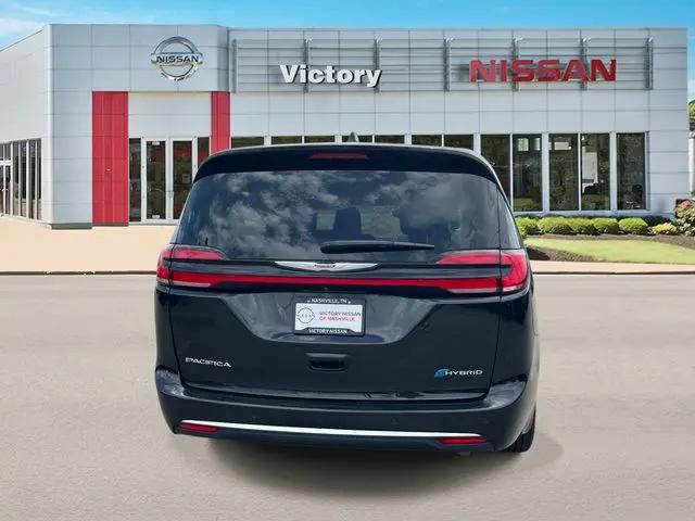 2022 Chrysler Pacifica Hybrid Touring L
