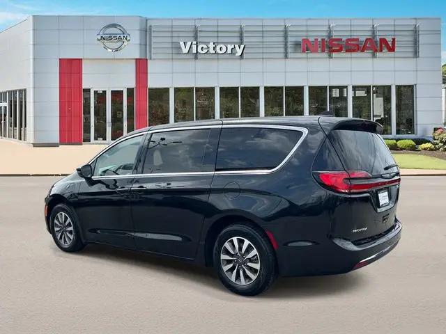2022 Chrysler Pacifica Hybrid Touring L