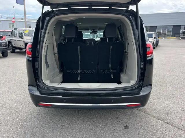2022 Chrysler Pacifica Hybrid Touring L