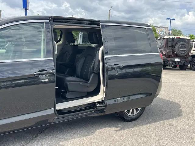 2022 Chrysler Pacifica Hybrid Touring L