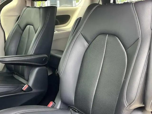 2022 Chrysler Pacifica Hybrid Touring L