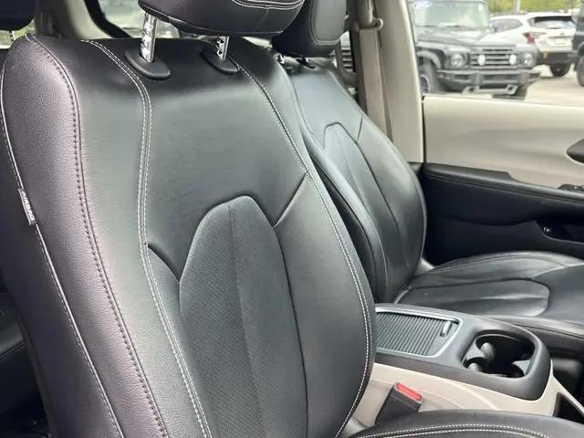 2022 Chrysler Pacifica Hybrid Touring L