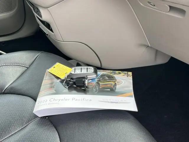 2022 Chrysler Pacifica Hybrid Touring L