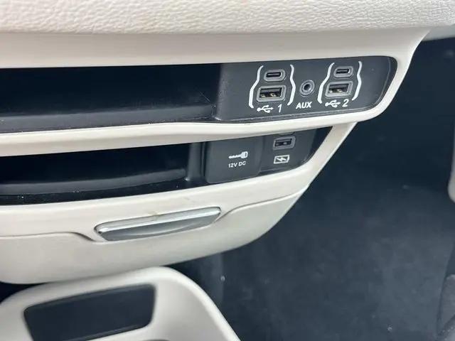2022 Chrysler Pacifica Hybrid Touring L