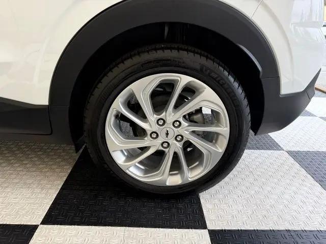 2027 Chevrolet Bolt LT FWD