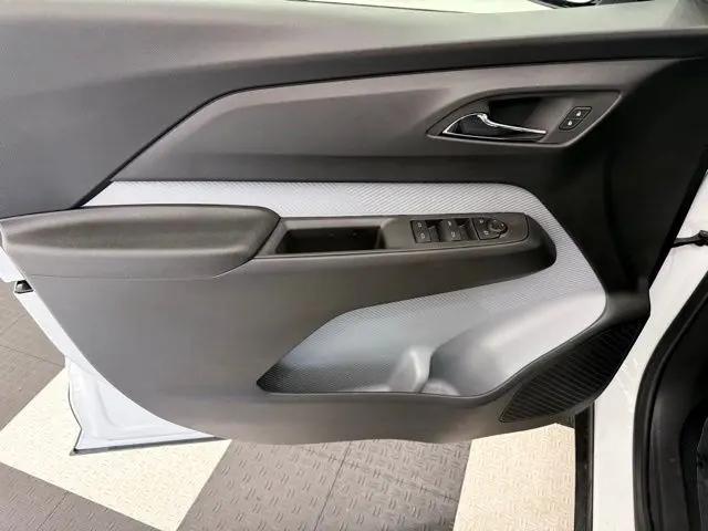 2027 Chevrolet Bolt LT FWD