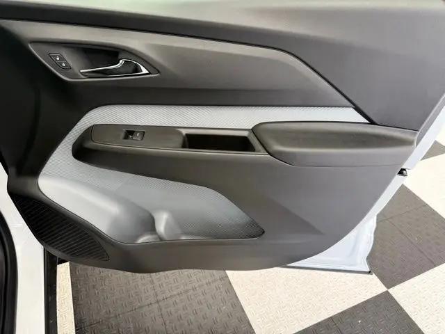 2027 Chevrolet Bolt LT FWD