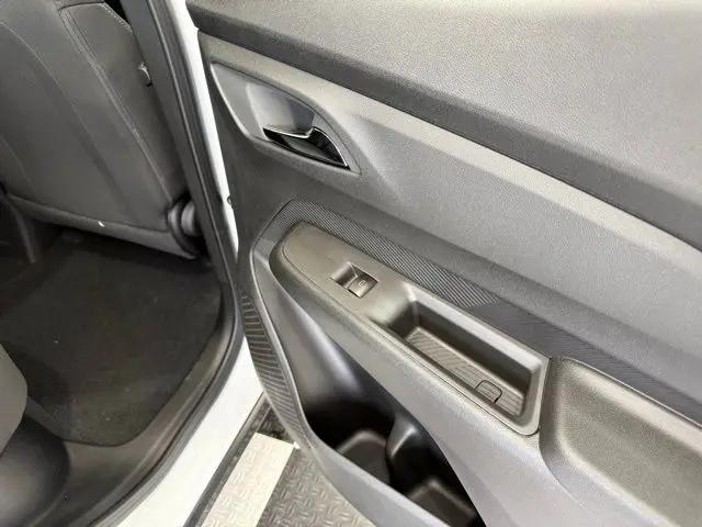 2027 Chevrolet Bolt LT FWD