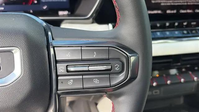 2023 GMC Canyon 4WD Crew Cab Short Box AT4X