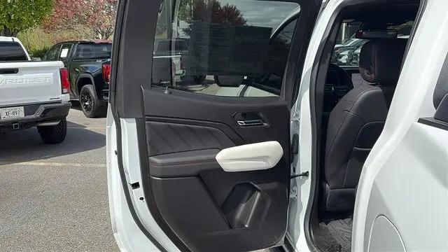 2023 GMC Canyon 4WD Crew Cab Short Box AT4X