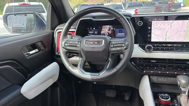2023 GMC Canyon 4WD Crew Cab Short Box AT4X