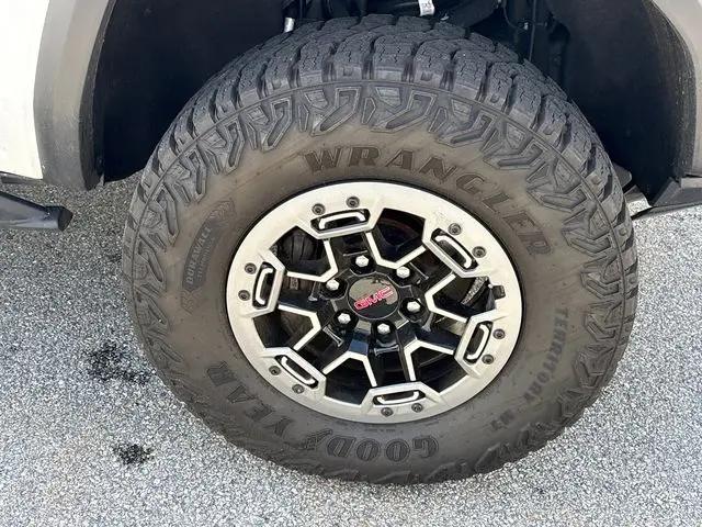 2023 GMC Canyon 4WD Crew Cab Short Box AT4X