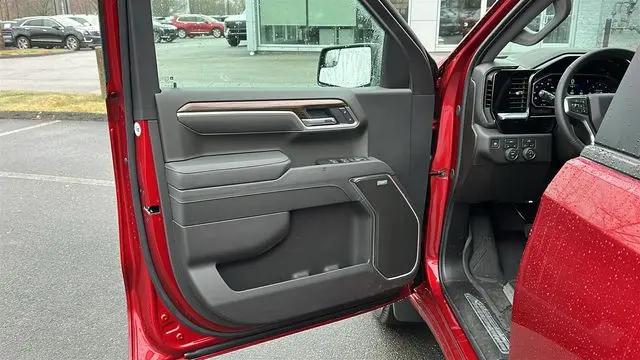 2026 Chevrolet Silverado 1500 4WD Crew Cab Short Bed RST