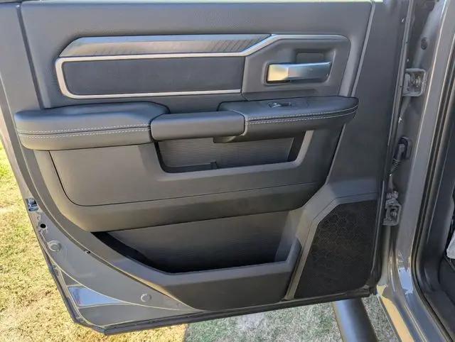 2026 Ram 3500 Big Horn Crew Cab 4x4 8' Box