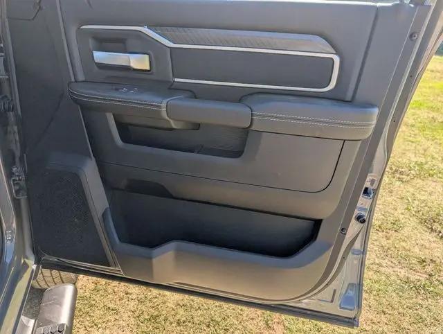 2026 Ram 3500 Big Horn Crew Cab 4x4 8' Box