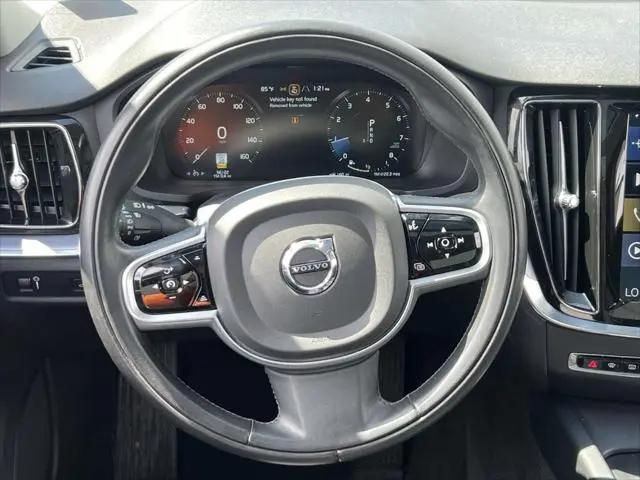 2020 Volvo S60 Momentum