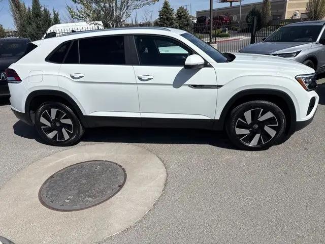 2025 Volkswagen Atlas Cross Sport 2.0T SE w/Technology