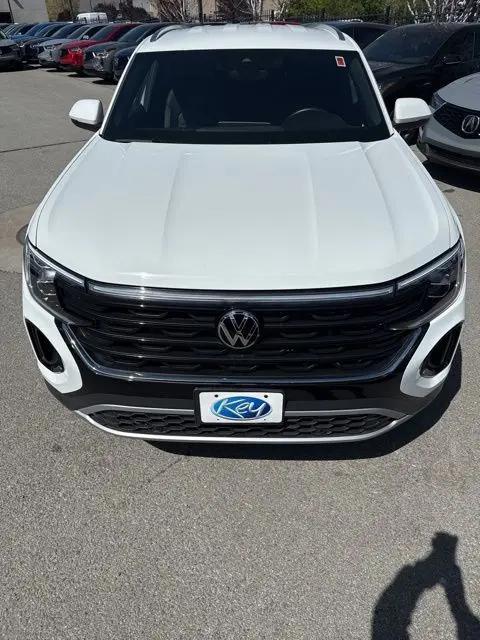 2025 Volkswagen Atlas Cross Sport 2.0T SE w/Technology